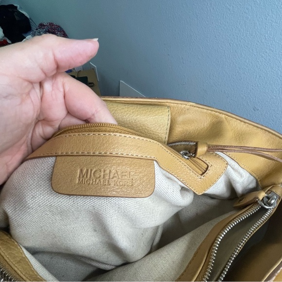 MICHAEL KORS Tan Leather Bag Purse - Picture 6 of 6